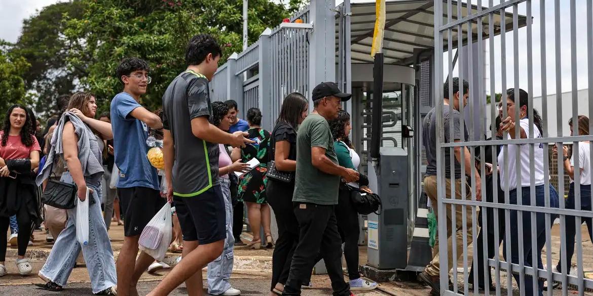  Este ano, 4,8 milhões de candidatos confirmaram inscrição. Do total, 464 mil farão as provas em Minas (Marcelo Camargo/Agência Brasil)