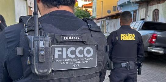 Foram cumpridos onze mandados judiciais, sendo oito de busca e apreensão e três de prisão preventiva (Divulgação/ PF)