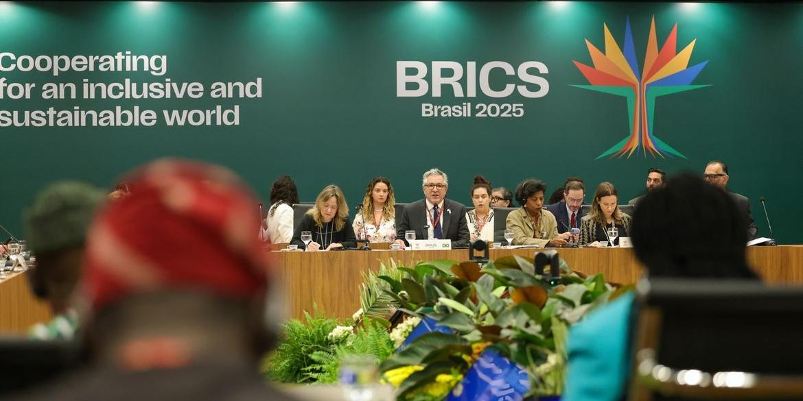 Durante a abertura do encontro, no Palácio Itamaraty, em Brasília, Padilha destacou que a reunião acontece em meio a um “contexto global desafiador de crises sobrepostas”, citando ameaças à segurança, instabilidade política e enfraquecimento do multilateralismo, “que não poupam o setor saúde” (Fabio Rodrigues-Pozzebom/ Agência Brasil)