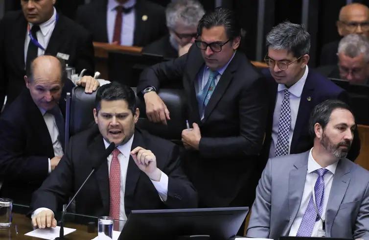 Congresso Nacional durante sessão plenária semipresencial para a votação de vetos presidenciais (Lula Marques/Agência Brasil)