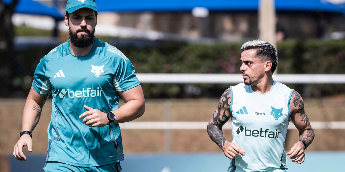 Lateral espera que o elenco celeste possa descansar para a sequência das competições nacionais (Foto: Gustavo Aleixo/Cruzeiro)