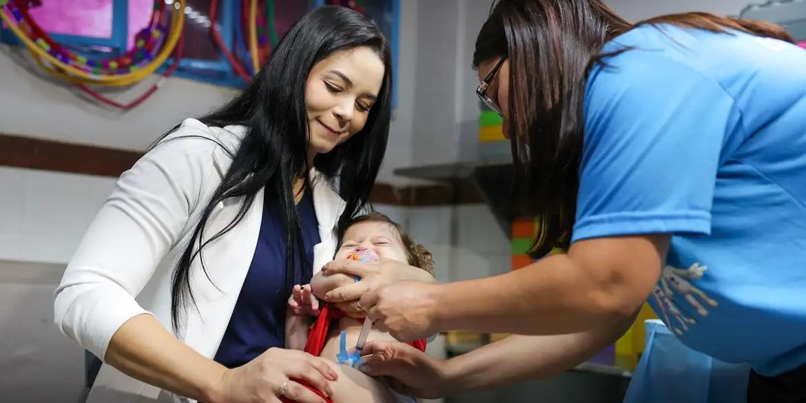 Destaque negativo ficou com os imunizantes que protegem contra a poliomielite, meningococo C, varicela e Haemophilus influenzae tipo B – nesses casos, nenhum estado vacinou 95% do público-alvo, porcentagem necessária para evitar a transmissão dessas doenças (Fabio Rodrigues-Pozzebom/ Agência Brasil)