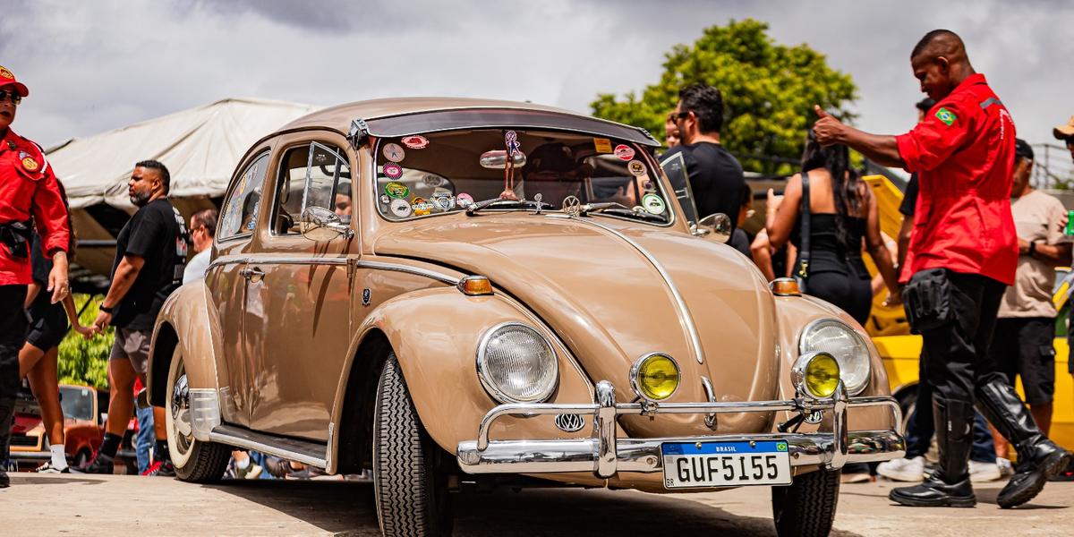 Donos de modelos e estilos dos mais variados - com destaque especial para os Fuscas - vão se reunir para celebrar o Dia Mundial do Fusca (Primeiro Plano / divulgação)