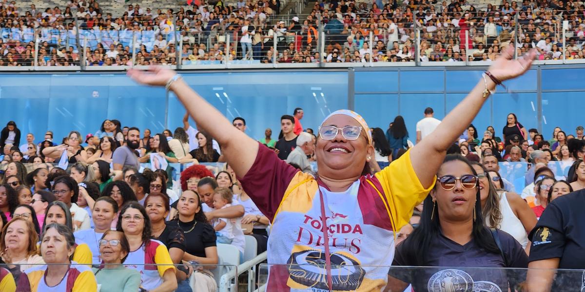 Fiéis lotam Mineirão para a Torcida de Deus (Maurício Vieira / Hoje em Dia)