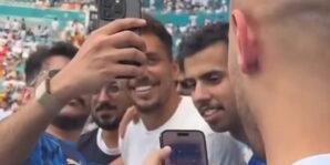Meia do Cruzeiro foi cercado por torcedores no Mundial de Clubes (Reprodução: redes sociais)