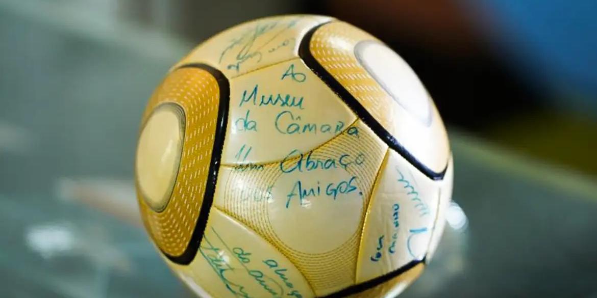Nelson foi acusado de invadir o Congresso Nacional e furtar uma bola autografada pelo jogador Neymar. A peça estava no museu da Câmara dos Deputados (Pablo Valadares / Câmara dos Deputados)