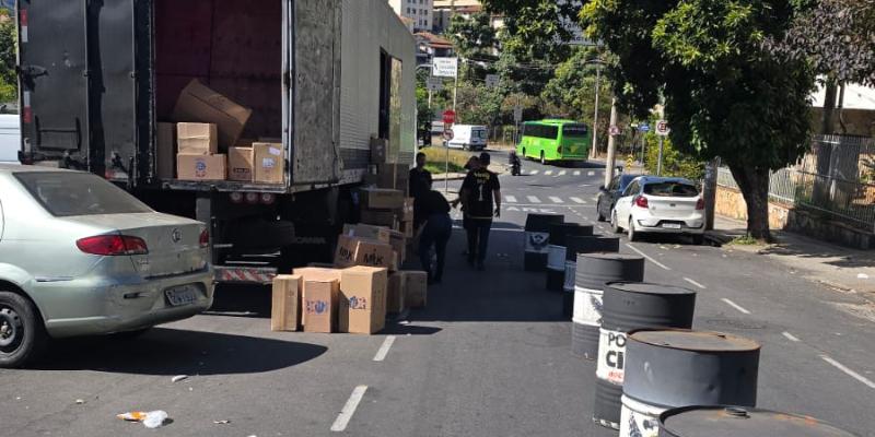 Carga foi apreendida na BR-040, em Curvelo, região Central de Minas (Divulgação/ PCMG)