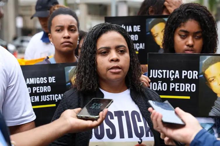 Rafaela Matos, mãe de João Pedro, em manifestação por justiça, no ano passado (Tomaz Silva/Agência Brasil)