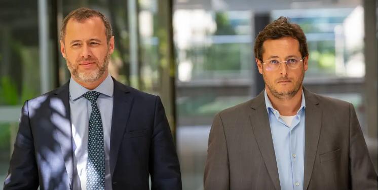 Advogado do ex-presidente Jair Bolsonaro, Paulo Cunha Bueno, e o ex-assessor Fabio Wajngarten (Fábio Rodrigues-Pozzebom / Agência Brasil)