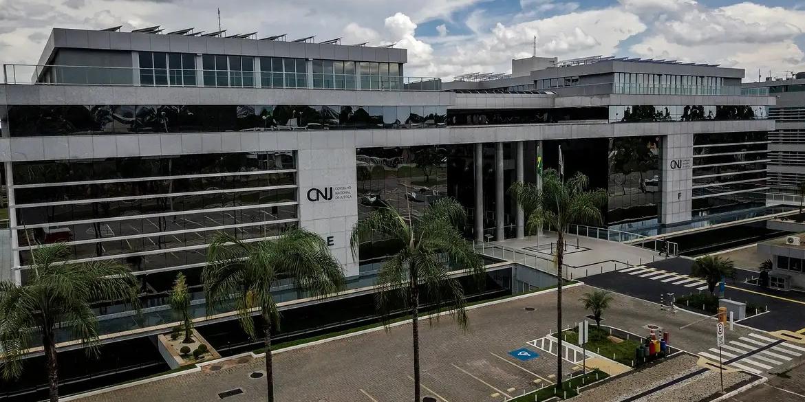 Na ocasião, com o placar de 22 a 13, a maioria dos integrantes do tribunal aprovou uma lista mista, sem exigência de gênero, com três nomes para a vaga, mas que listava apenas magistrados homens (Rafa Neddermeyer/Agência Brasil)