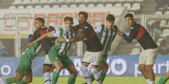 Banfield foi derrotado pelo Tigres na Copa Argentina (X do Banfield)