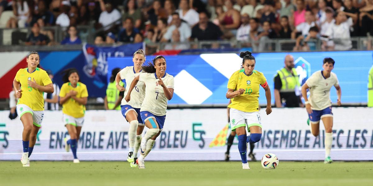 Brasil perde de virada, por 3 a 2, para a equipe da França (Lívia Villas Boas / CBF)