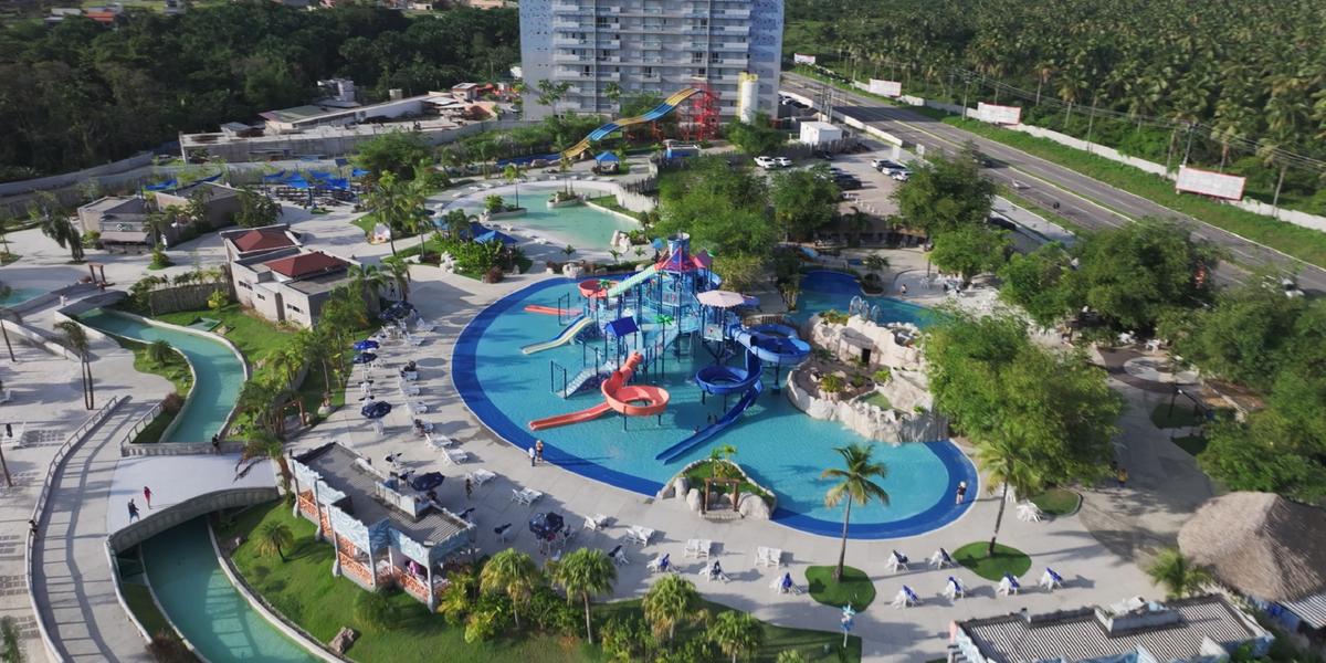 Salinas oferece infraestrutura turística completa, belezas naturais exuberantes e experiências únicas para famílias, casais e grupos de amigos (Salinas / divulgação)