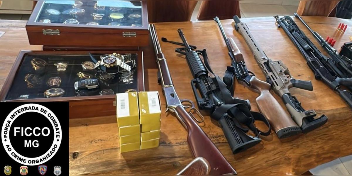 Jóias, relógios e outros itens de luxo foram apreendidos na operação (Divulgação/ PF)
