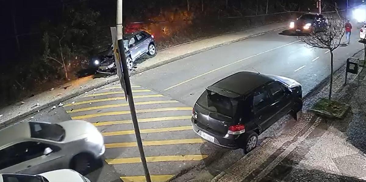 Circuito flagrou momento da batida. (Redes sociais)