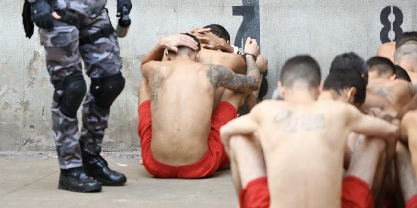 Itens ilícitos, como celulares, drogas e também documentos foram apreendidos na Penitenciária Deputado Expedito de Faria Tavares e serão encaminhados para as unidades investigativas 