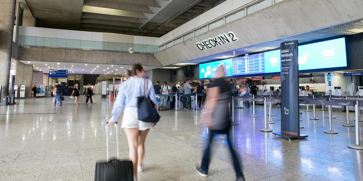 Entre as novidades de destinos em julho está a rota BH – Bariloche, que acaba de ser inaugurada no terminal internacional mineiro (BH Airport / divulgação)