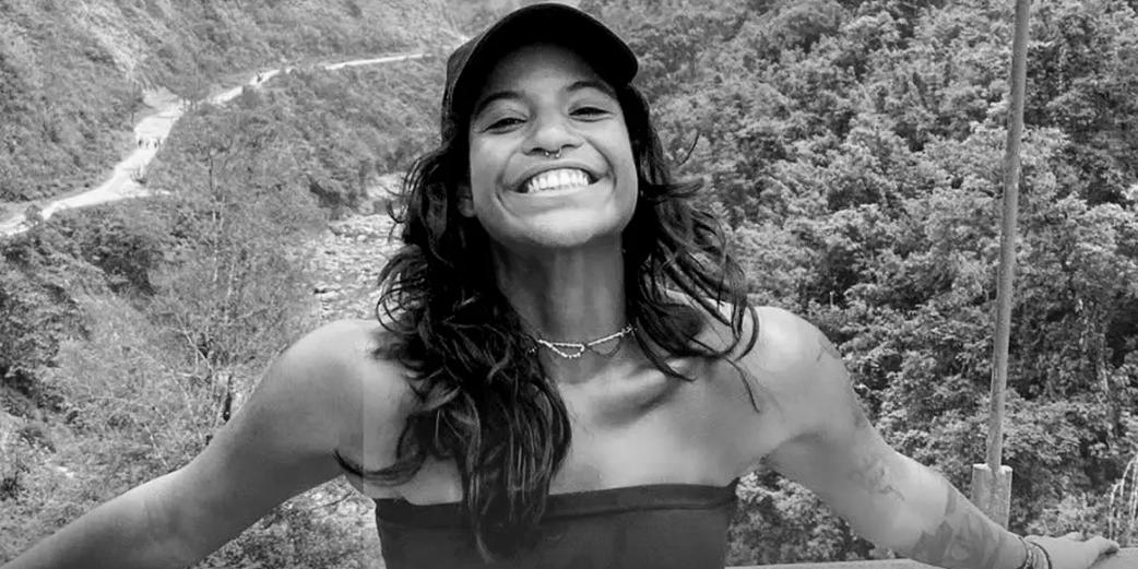 A jovem, de 26 anos, morreu após cair em uma trilha do vulcão Rinjani, na Indonésia, no dia 21 do mês passado e esperar quatro dias por resgate. (Reprodução / Instagram Resgate Juliana Marins)