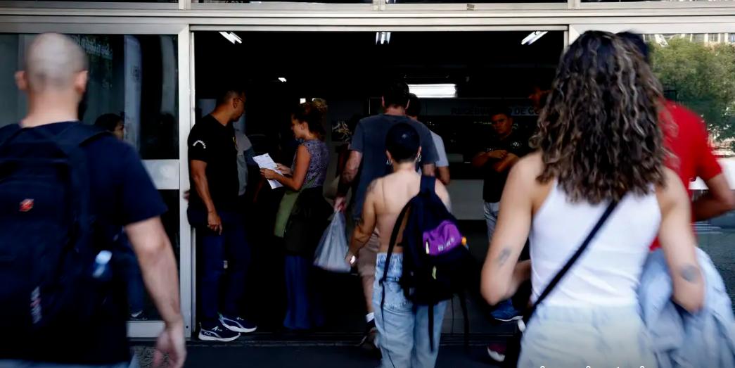 Em janeiro, o MPF recomendou ao ministério e à Fundação Cesgranrio, banca  organizadora do CPNU, a suspensão da divulgação dos resultados finais da primeira edição do certame até que falhas no cumprimento de regras relativas a cotas raciais previstas na legislação brasileira sejam resolvidas (Tânia Rêgo / Agência Brasil)