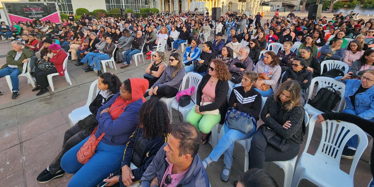 Encerramento da greve ocorreu após assembleia dos professores nesta sexta-feira (Maurício Vieira)