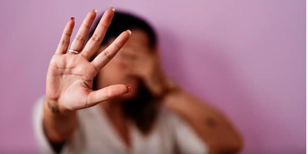 Atenuantes eram aplicadas quando o autor do crime tinha menos de 21 anos de idade ou mais de 70 anos (Freepick)