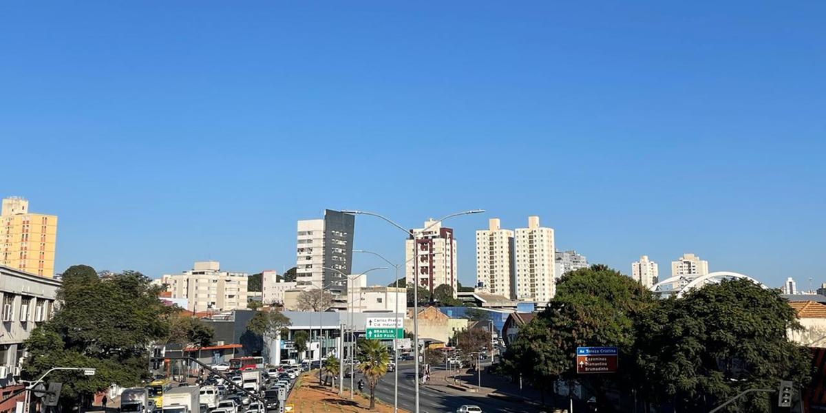 Céu amanheceu sem nuvens nesta segunda-feira (Valéria Marques/Hoje em Dia)
