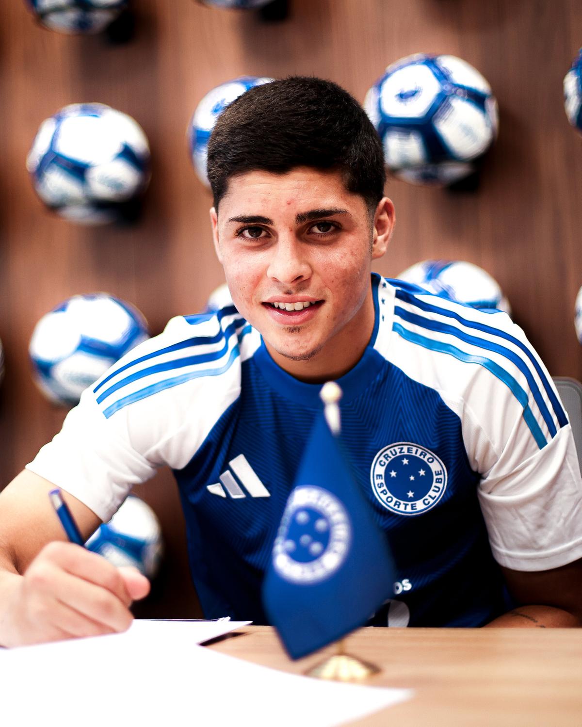 Cauan Baptistella assina novo vínculo com o Cruzeiro (Gustavo Martins/ Cruzeiro)