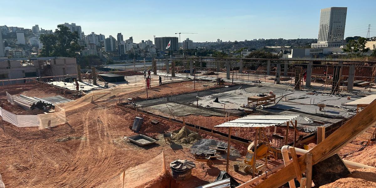 Casa está sendo erguida no bairro União, na região Nordeste de BH (Daniel Maia)