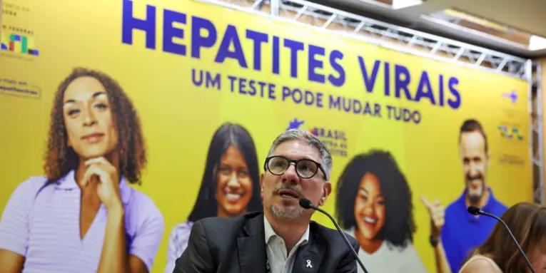 Coordenador-geral de Vigilância das Hepatites Virais, Mario Gonzales, durante lançamento da campanha para eliminação das hepatites virais no país (Valter Campanato/Agência Brasil)
