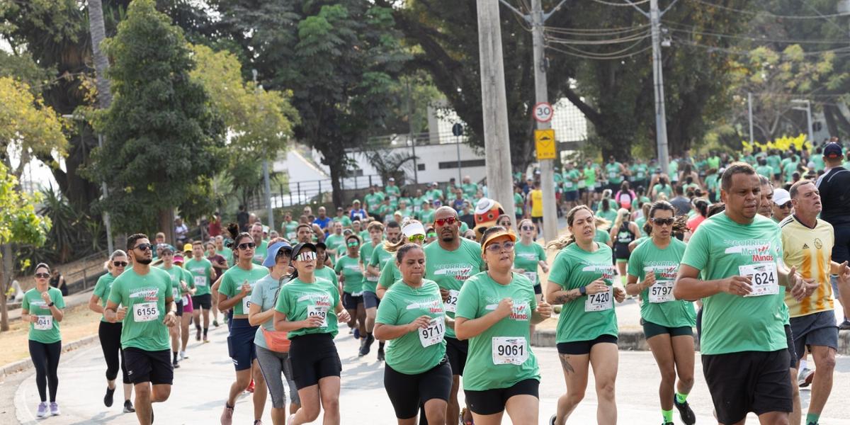 Corridas de rua movimentam a capital mineira ao longo de todo o ano. Em agosto, BH recebe a segunda edição da Corrida Mart Minas, com até 21 km de percurso (Mart Minas/Divulgação)