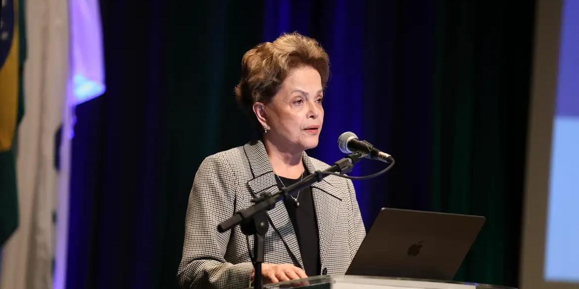 De acordo com Rousseff, o uso de moedas locais em vez do dólar ou do euro em empréstimos traz maior segurança e menos oscilação dos preços, ajudando os países a pagarem com maior facilidade as dívidas (Tomaz Silva/Agência Brasil)