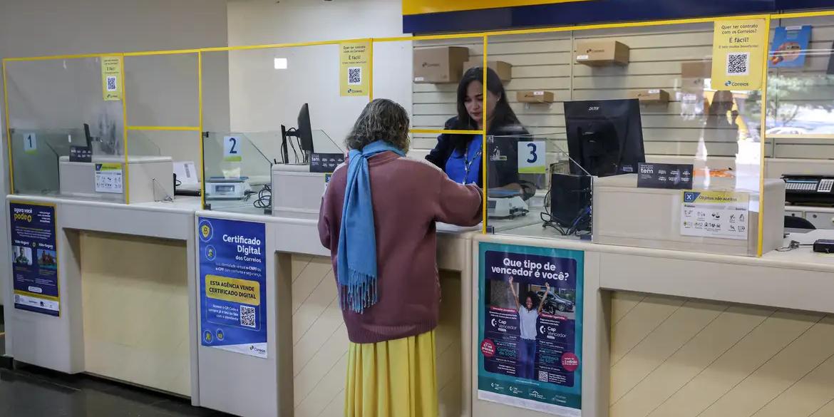 Solicitações podem ser feitas em agências dos Correios (Antonio Cruz/Agência Brasil)