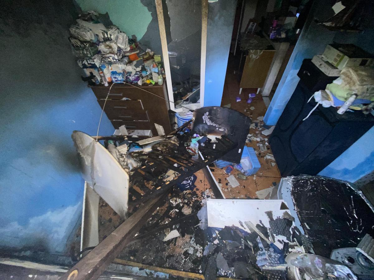 Homem jogou coquetel molotov dentro do quarto onde dormiam a ex-mulher e o filho de dois meses, em BH (Divulgação/ PM)