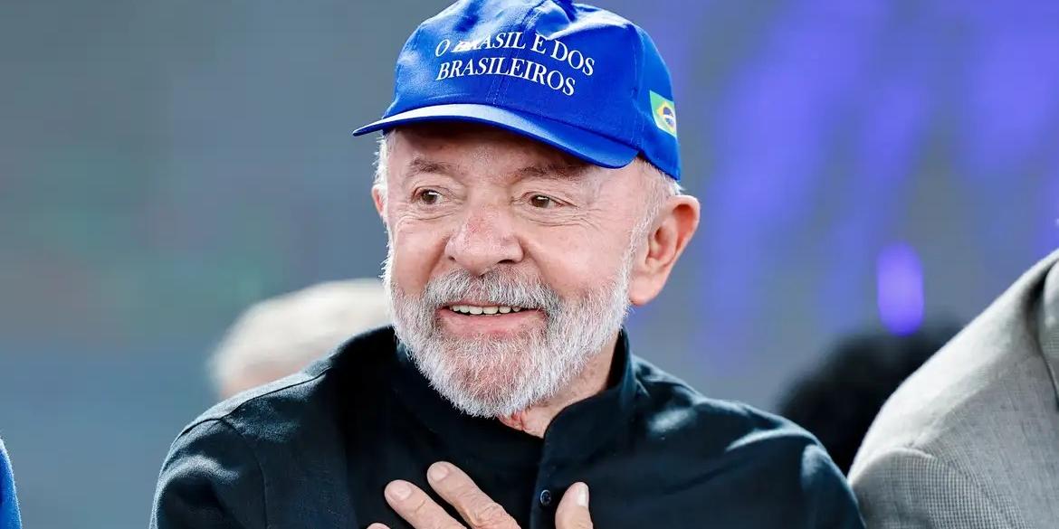Lula disse que o trabalhador não aguenta mais acordar cinco da manhã e voltar as sete da noite durante seis dias por semana (Ricardo Stuckert/PR)