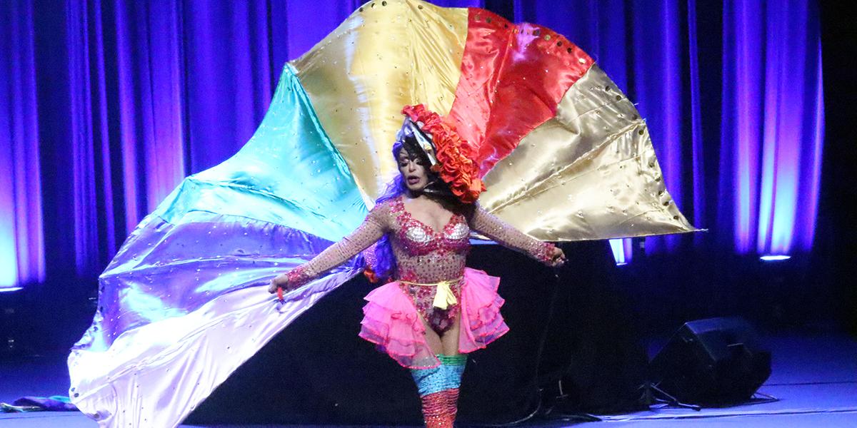 Espetáculo movimenta o palco do Palácio das Artes com performances cheias de cor, energia e criatividade. (Paulo Lacerda)