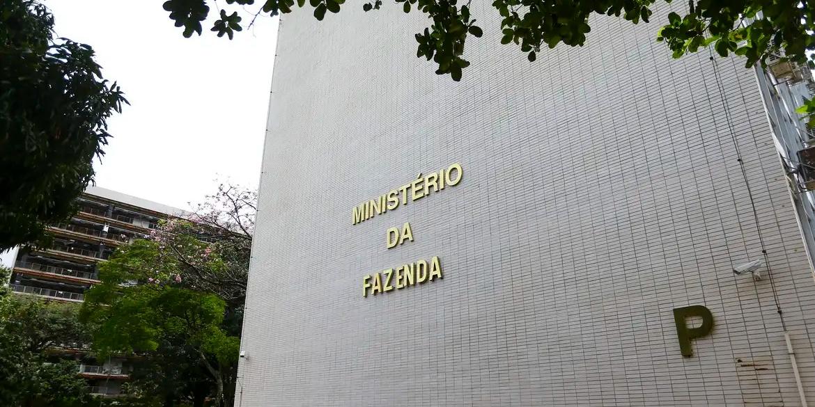 Em relação à inflação pelo Índice Nacional de Preços ao Consumidor Amplo (IPCA), o documento reduziu de 5% para 4,9% a projeção para 2025 (Marcelo Camargo/Agência Brasil)