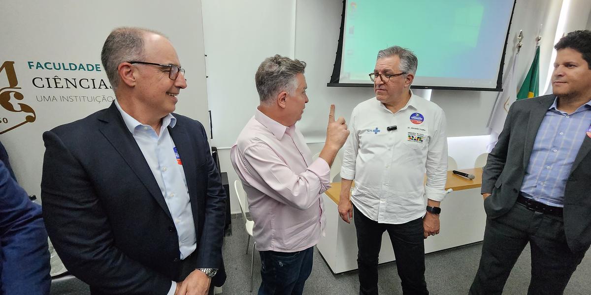 Damião debate solução para a saúde de BH com ministro Alexandre Padilha (Maurício Vieira / Hoje em Dia)