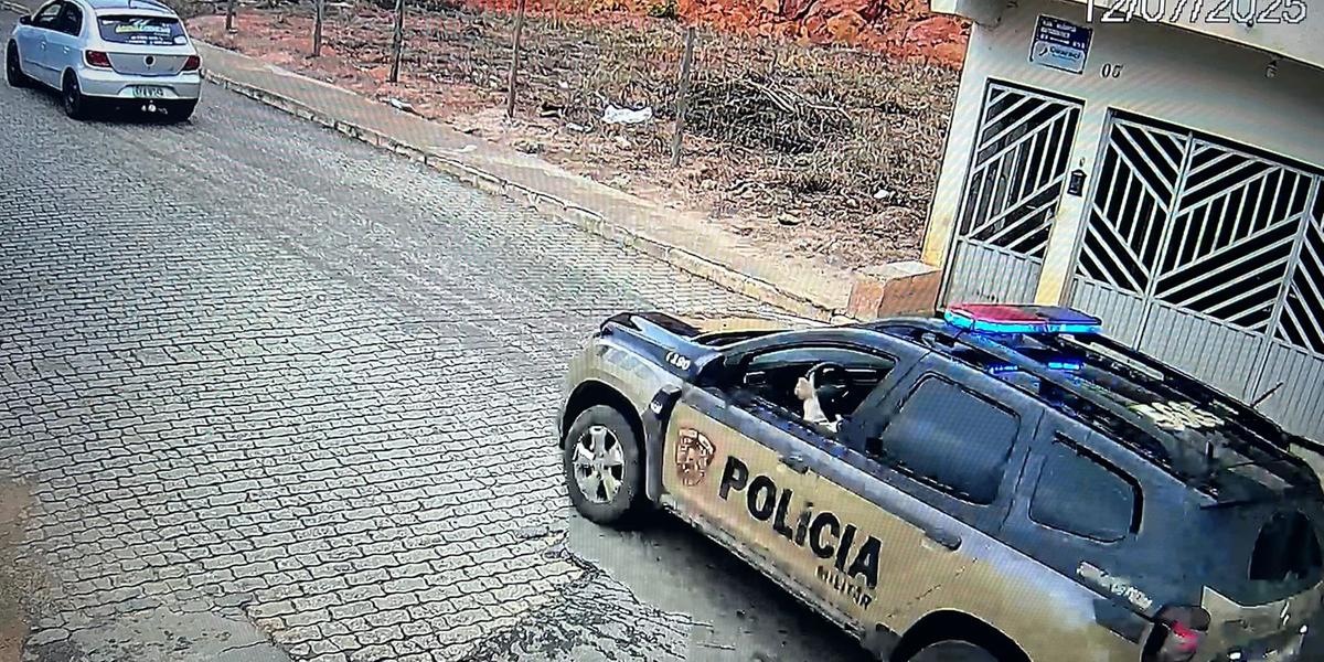 Vovó do Tráfico é presa após tentar fugir de abordagem policial (Divulgação / PMMG)