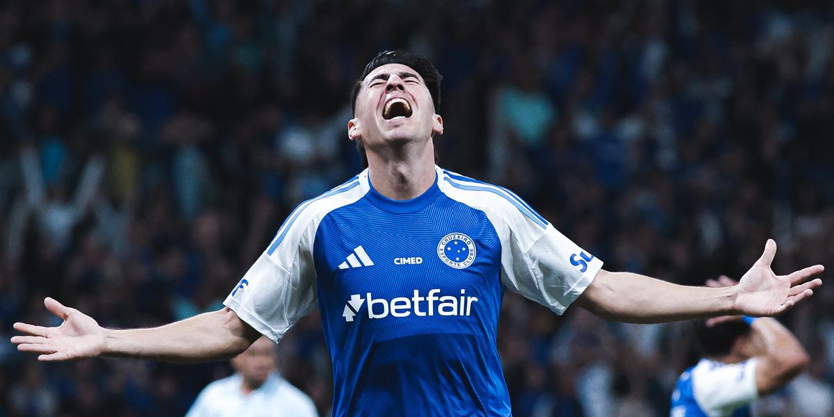 Argentino marcou o primeiro gol com a camisa celeste (Fotos: Gustavo Martins/ Cruzeiro)