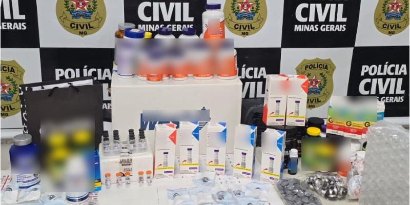 policiais localizaram também o escritório montado para a venda das canetas injetáveis, utilizadas para ministrar o medicamento. (Divulgação / PCMG)