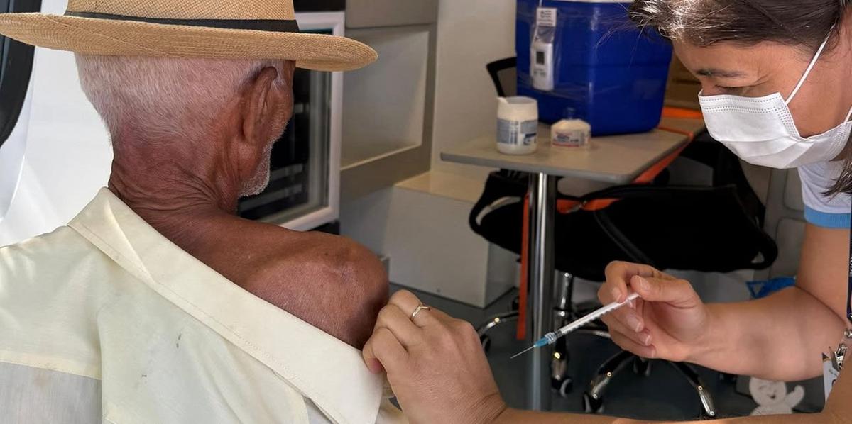 Unidade móvel de vacinação atende moradores de São Francisco após mortes por síndrome respiratória (Reprodução/Redes sociais)