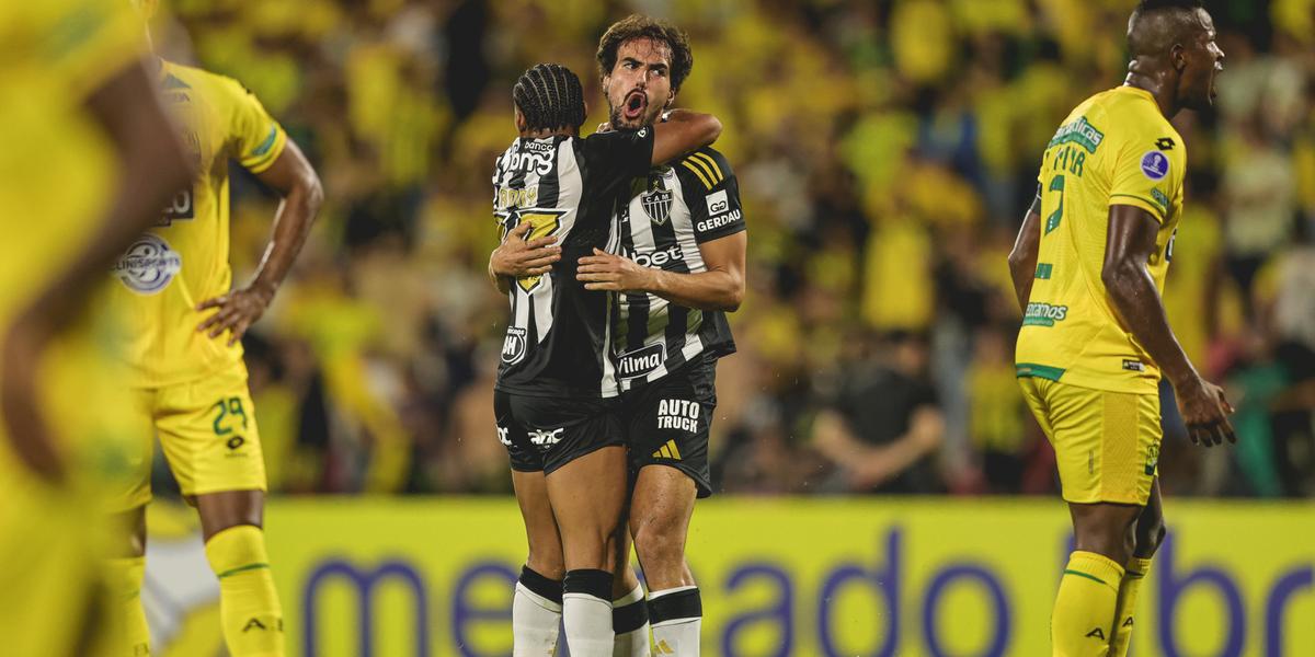 Meia sofreu o pênalti convertido por Hulk no segundo tempo (Pedro Souza)