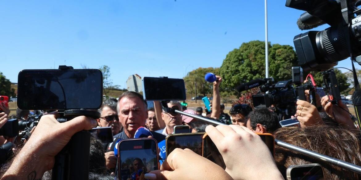 Medidas cautelares foram determinadas no inquérito no qual Eduardo é investigado pela sua atuação junto ao governo do presidente dos Estados Unidos, Donald Trump, para promover medidas de retaliação contra o governo brasileiro e ministros do Supremo (Foto Antônio Cruz / Agência Brasil)