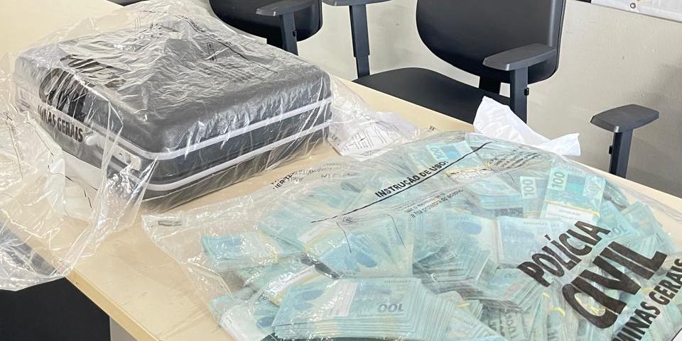 Dinheiro cenográfico foi apreendido pela polícia (Valéria Marques/ Hoje em Dia)