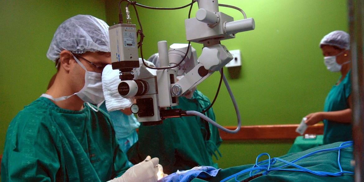 Os cânceres de cólon e reto, que atingem o intestino, são os terceiros mais frequentes do Brasil, com cerca de 45 mil novos registros por ano, de acordo com a estimativa do Instituto Nacional do Câncer para o triênio de 2023 a 2025. A incidência é maior na Região Sudeste e entre as mulheres (Arquivo/Elza Fiúza/Agência Brasil)