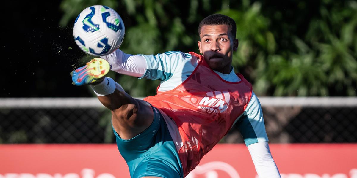 Meia perdeu espaço com a camisa celeste e treinador sugere empréstimo (Foto: Gustavo Aleixo/Cruzeiro)