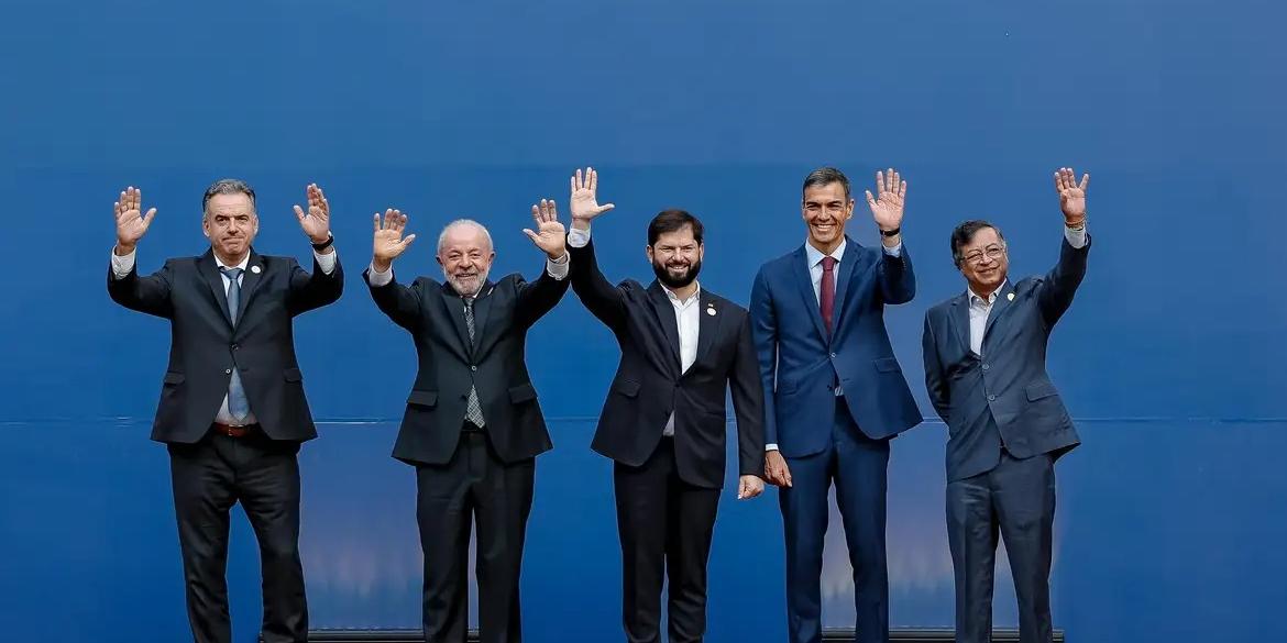 Lula participou, em Santiago, no Chile, de reunião de alto nível sobre a defesa da democracia, organizada pelo presidente chileno Gabriel Boric (Ricardo Stuckert / PR)