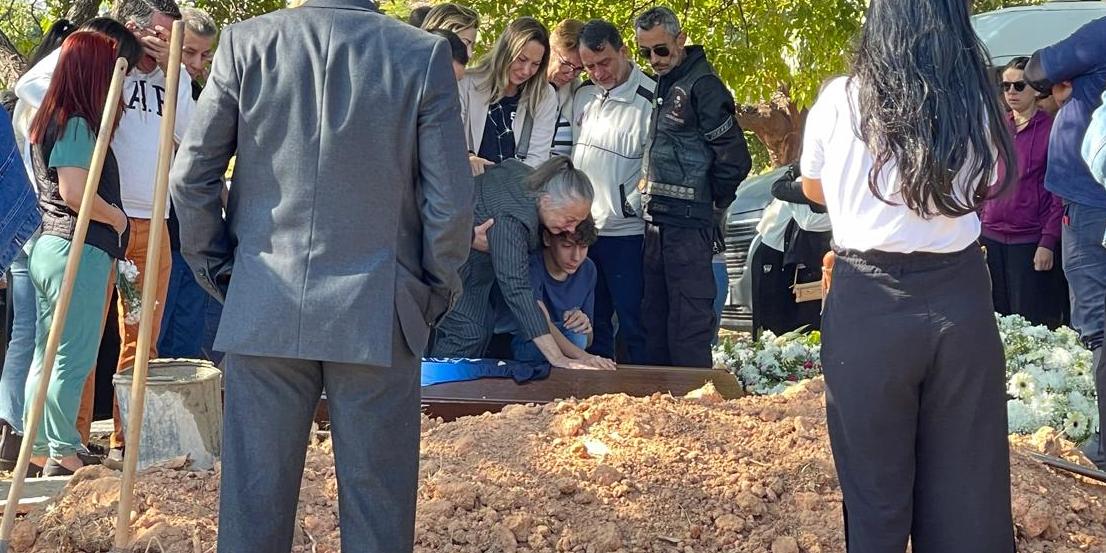 Sepultamento da professora Soraya Tatiana ocorreu nesta terça-feira (22) (Valéria Marques)