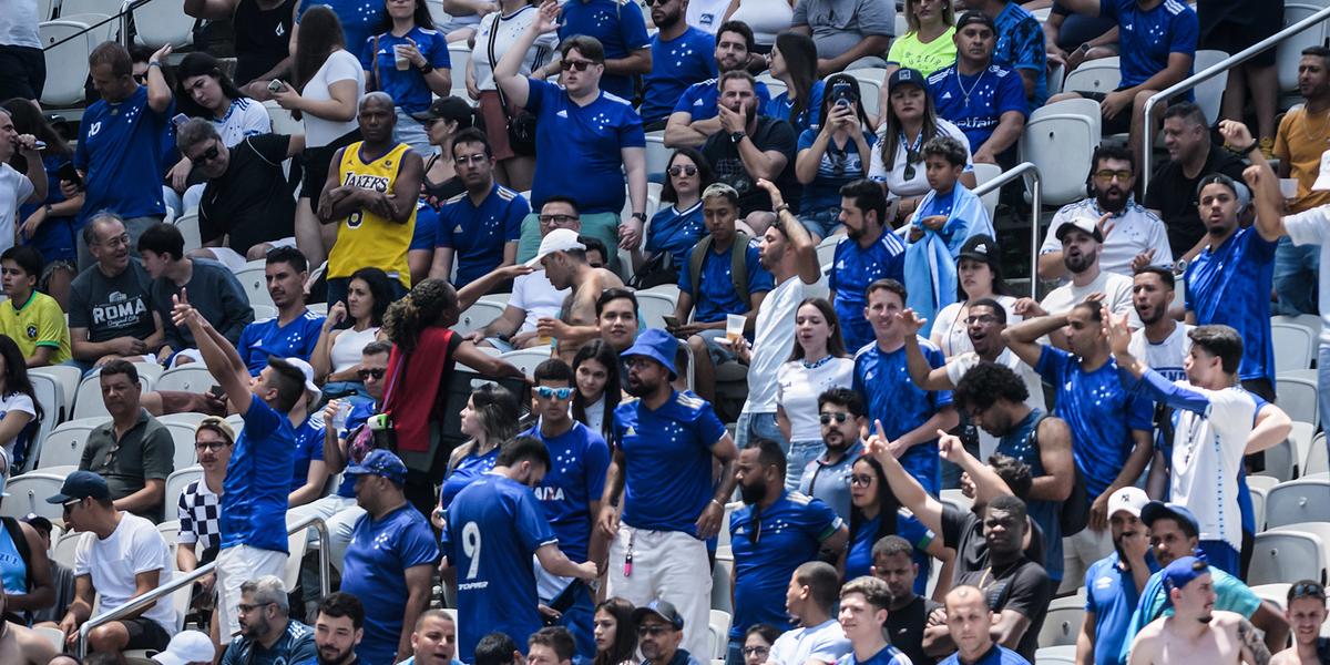 Torcida celeste na Arena Corinthians vai precisar fazer a biometria facial (Foto: Gustavo Aleixo/Cruzeiro)