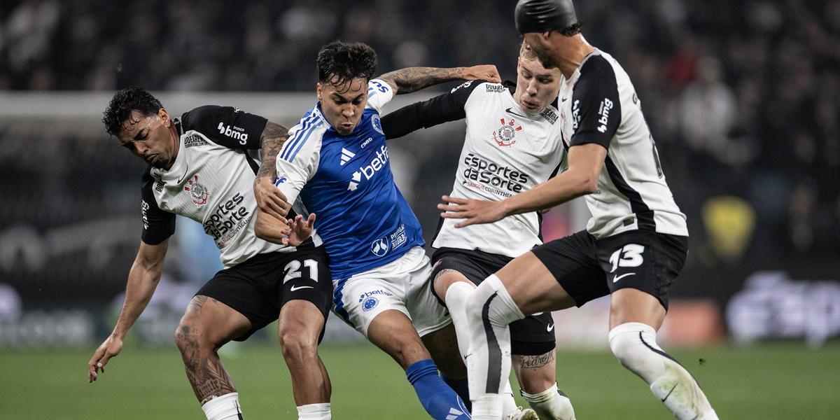 Kaio Jorge foi muito marcado em campo e pouco criou para o Cruzeiro (Foto: Marco Galvão/Cruzeiro)